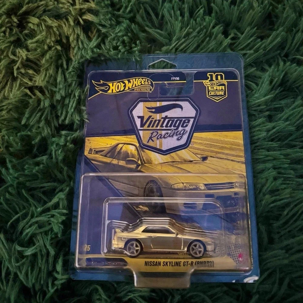 Hot Wheels Vintage Racing Nissan Skyline GT-R (BNR32) GOLD CHASE + FREE PROTECTE